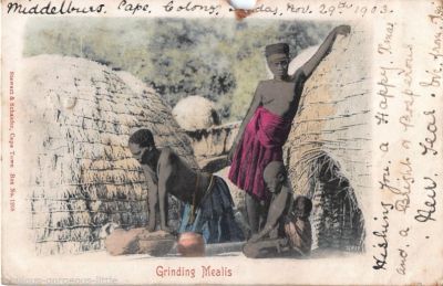 c1903 SOUTH AFRICA-AFRICAN POSTCARD NATIVE ZULU WOMEN & CHILDREN GRINDING MEALIS postcard f